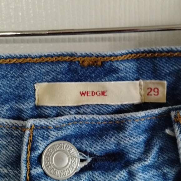 Levi's wedgie like New button fly raw hem size 29 jeans - Picture 5 of 12